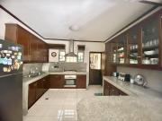 FOR SALE: 2 Storey house & lot Parkwood executive green...