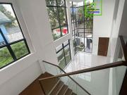 FOR SALE: 2 Storey Residential House in Batasan Hills,...