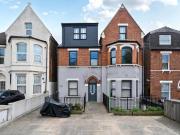 For Sale 3 Bedroom Apartment Londres Greater London...