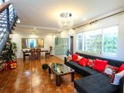 For Sale: 3 Bedroom House with Balcony in Santorini...