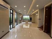 FOR SALE – 3 Storey Residential House in BF Homes,...