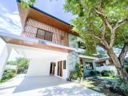 For Sale: 4 Bedrooms 4BR Brand New House Las Piñas City...