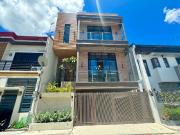FOR SALE: 4 BEDROOMS MODERN DESIGN 3 STOREY HOUSE IN...