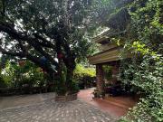 FOR SALE 4BR Old House in Ayala Alabang Village,...