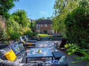 For Sale 5 Bedroom House Wokingham Wokingham DS89339151