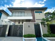 FOR SALE: 5 BEDROOMS 2 STOREY MODERN DESIGN FINISHED...