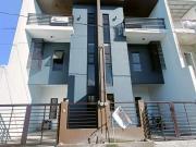 FOR SALE ! 7.4M Townhouse w/ 3 Bedrooms in Manuyo Dos...