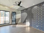 For Sale: Beautiful 10 Marla White Mahal With Grand...