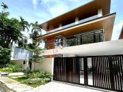 FOR SALE Brand New 7BR House with Pool in White Plains,...