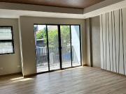 FOR SALE Brand New Modern Three Storey Townhouse in Sta....