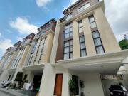 For Sale! Brandnew 3 Car Park 4 Storey Townhouse in...