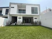 FOR SALE CASA NUEVA MODERNA EXCELENTES ACABADOS...