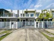For Sale Casa Wood CyberSouth Non bumi Lot