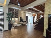 For Sale Four Bedrooms House in Sto Nino Village