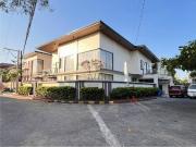 FOR SALE MODERN CORNER HOUSE IN VISTA REAL CLASSICA,...