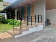 FOR SALE! Modern split level home in Dasmarinas Village...