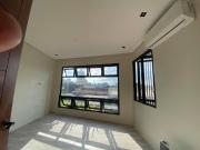 For Sale Pre Selling 3 Storey Townhouse in Project 8,...