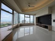 FOR SALE Semi Furnished Condo Unit in The Beaufort, BGC,...