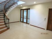 FOR SALE Spacious 5BR House with Pool in Dasmarinas...