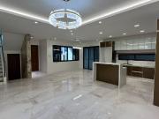 FOR SALE Three Storey House and Lot in Tandang Sora,...