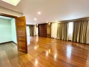 FOR SALE Three Storey Single Detached Townhouse in New...