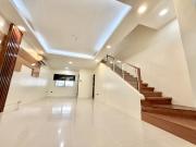 FOR SALE: TOWNHOUSE Pre owned PRIME MODERN HOUSE Scout...