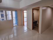 FOR SALE Unfurnished Condo Unit with Balcony in Park...