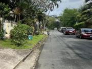 FOR SALE With old house in Rolling Hills New Manila,...