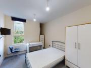Forest Road West, Nottingham NG7 2 bed flat to rent £672...