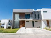 FORET RESIDENCIAL CASA EN ESQUINA