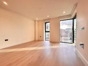 Fountain Park Way, London W12, 2 bed flat to rent,...