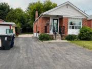 Four 4 Bedrooms Walkout Basement Apt Warden Eglinton DEC 1
