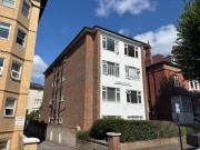 Fourth Avenue, Hove Studio to rent £1,050 pcm £242 pw