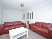 Foxhill Court, Weetwood, Leeds LS16, 2 bed flat to rent,...