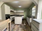 FP Propiedad en Venta con 3 Espacios Rentables en...