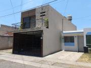 Fracc Parques Tesistan con 5 Recamaras 3 Wc y Studio...