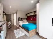 Frederick House Bedroom Bronze Shared Bathroom 15