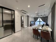 Free Furnished & Reno ! 399K 4R2B 1100sqf Condo【Walk to...