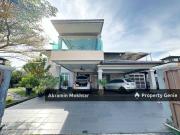 Freehold, Corner Lot & Fully Renovated | Semi D Cluster...