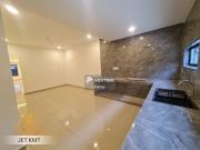 Freehold Fully Furnished Free Shuttle bus to LRT 500m to...