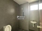 Freehold Landed End Lot