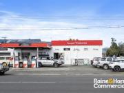 Freehold Service Station in Busy Tourist Town