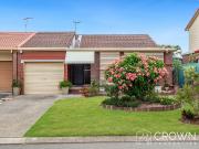 FREEHOLD VILLA OVERLOOKS PARKLANDS PENINSULA GARDENS...