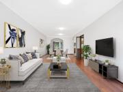 Freestanding Beachside Family Home