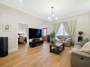 Freestanding Entertainers House with separate Studio &...