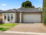 FREESTANDING, MODERN, LOW MAINTENANCE HOME WITH DOUBLE...