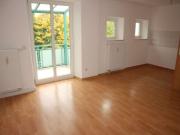 Frei ab 1.1.26 Bad mit Wanne / offener Küche / 1. OG !...