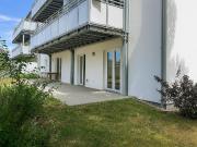 Frei! ! EG Wohnung, großer Garten, 2 Garagen,...