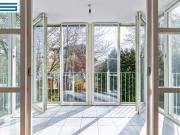 Freie 2 Zimmerwohnung mit tollem Wintergarten und Stellplatz