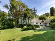 Freistehende Villa am Ufer der Aire